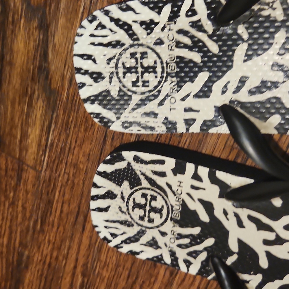 Tory Burch Sandals - Picture 4 of 7
